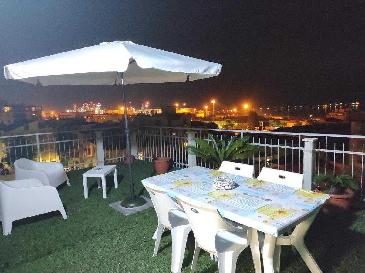La Terrazza Apartment Falconara Marittima Bagian luar foto