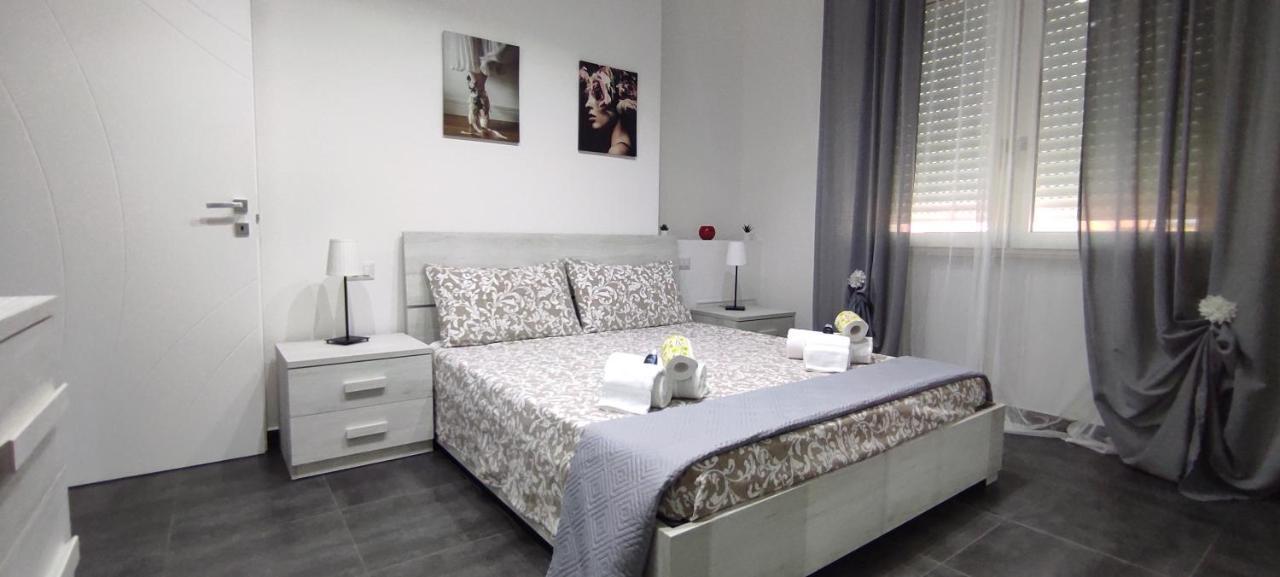 La Terrazza Apartment Falconara Marittima Bagian luar foto