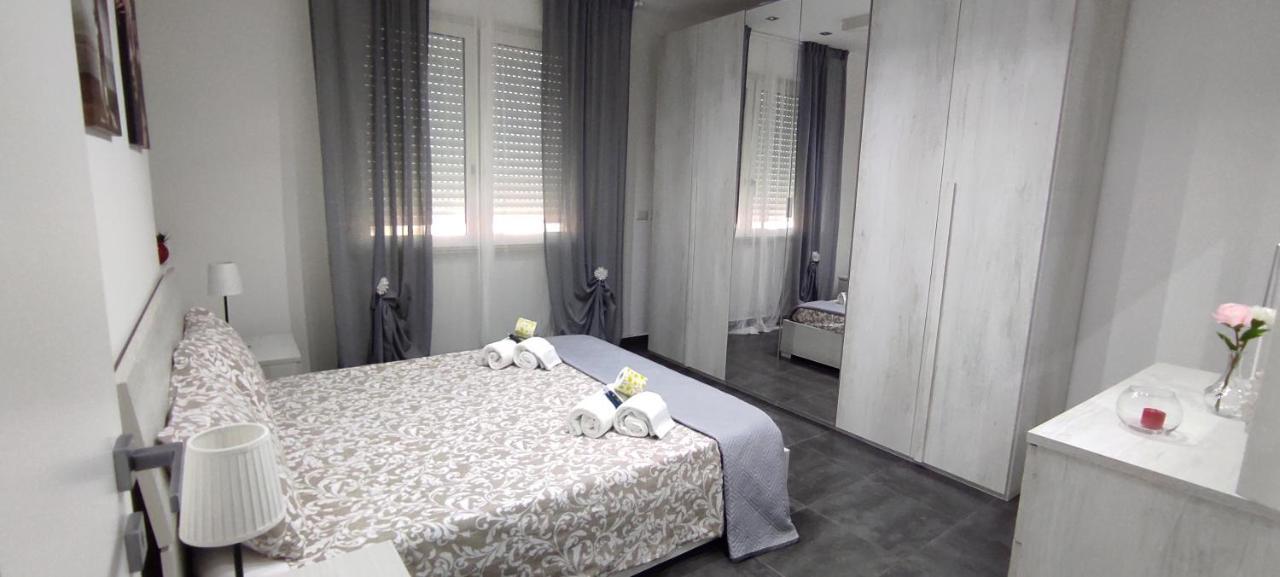 La Terrazza Apartment Falconara Marittima Bagian luar foto