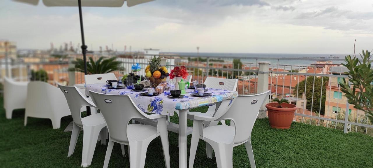 La Terrazza Apartment Falconara Marittima Bagian luar foto
