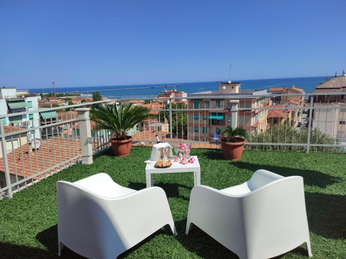 La Terrazza Apartment Falconara Marittima Bagian luar foto