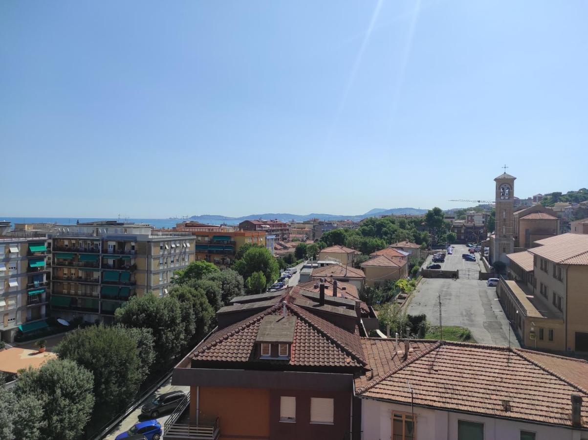 La Terrazza Apartment Falconara Marittima Bagian luar foto