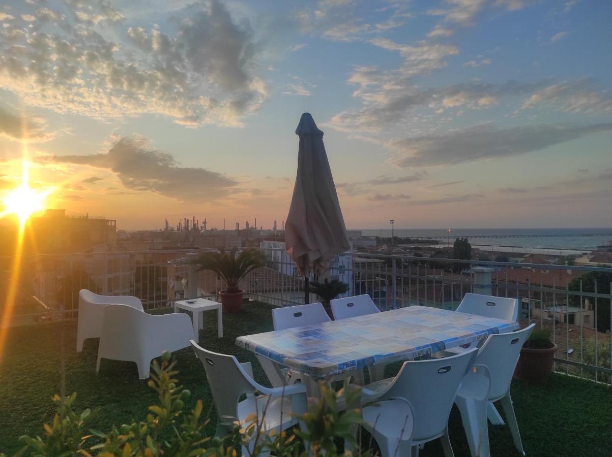 La Terrazza Apartment Falconara Marittima Bagian luar foto